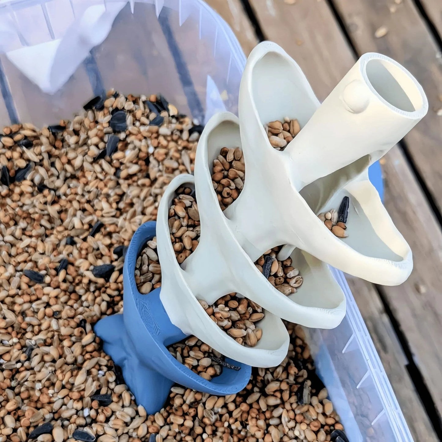 🐦Creative Fish Skeleton Hanging Bird Feeder
