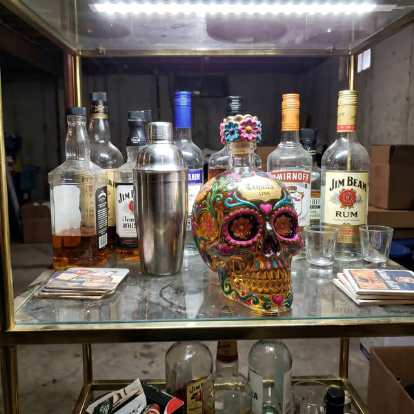 🔥49% off 🍷Limited edition Day of the Dead tequila bottle🎁